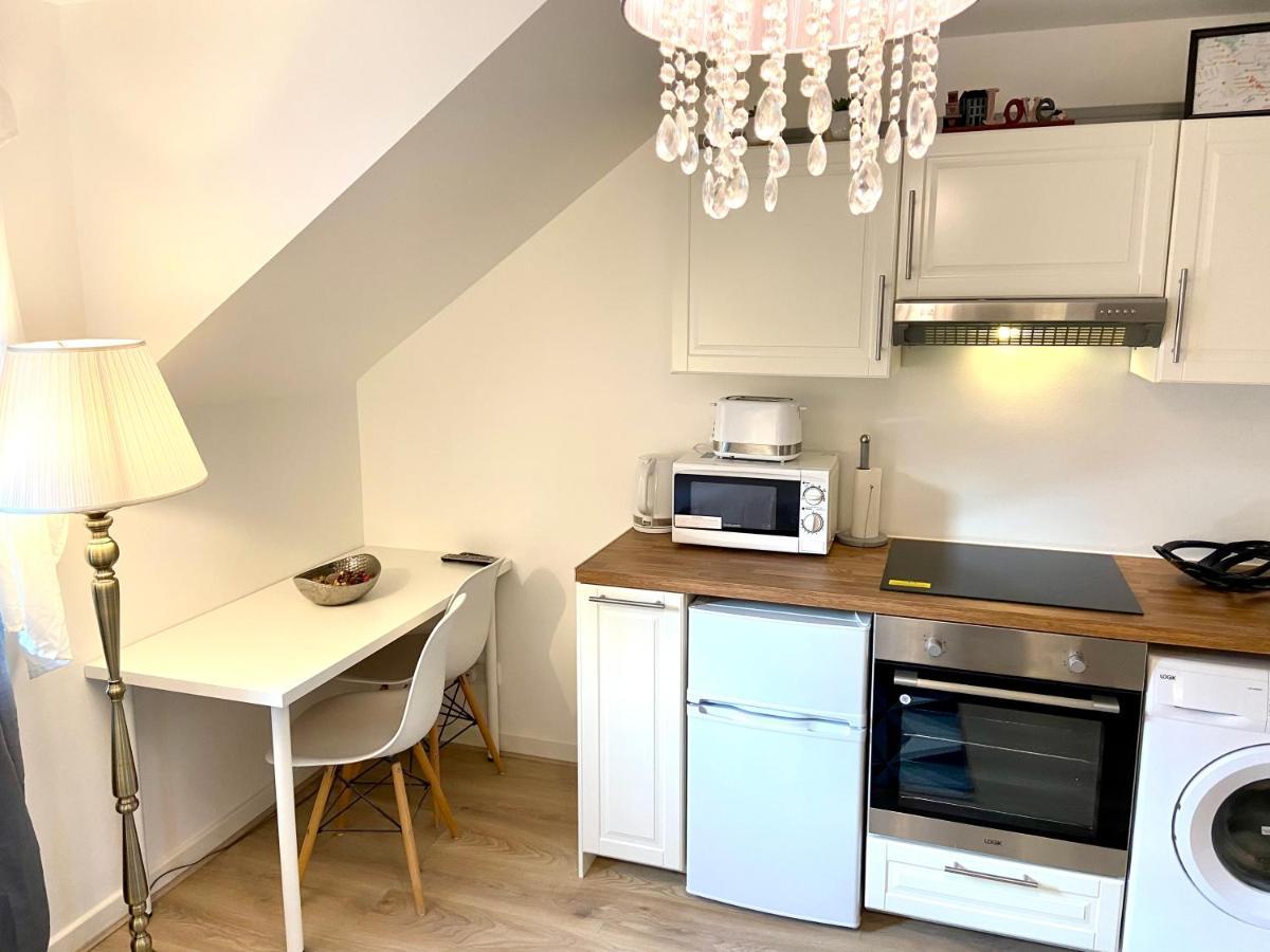 London Studio Self Contained, Newly Furbished Esterno foto